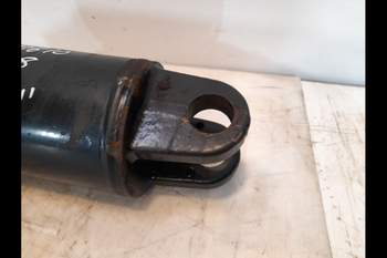 salg af Deutz-Fahr Agrotron M610 LEFT Lift Cylinder