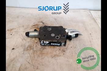 Deutz-Fahr Agrotron M610  Hydraulic lift valve