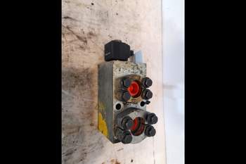 salg af Hydraulikventil Volvo L90 F