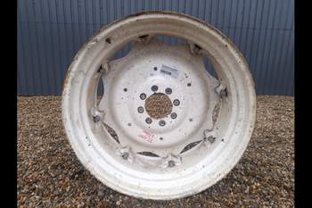 salg af New Holland TL100 LEFT Rear Rim