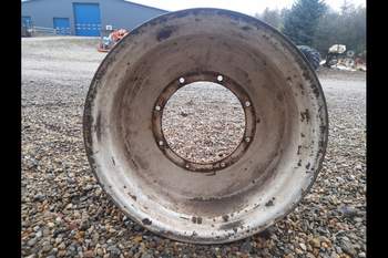 salg af New Holland TL100 LEFT Front Rim