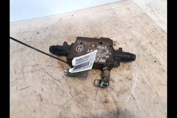 salg af Massey Ferguson 6485  Hydraulic lift valve