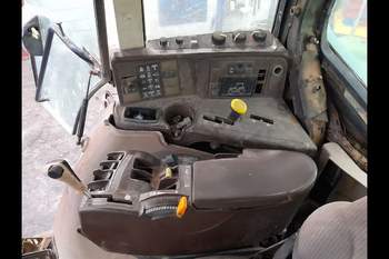 salg af John Deere 6920S traktor