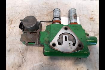 salg af John Deere 6920  Remote control valve