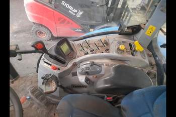 salg af New Holland T6040 traktor