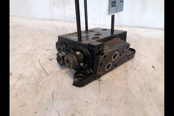 salg af Hydraulikventilhalterung New Holland T6040 