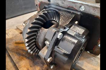 salg af KPL. Differentiale New Holland T6040