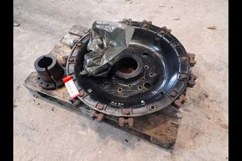 salg af Case 7230 RIGHT Rear wheelhub (Amercian type)