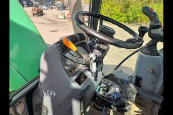 salg af Deutz-Fahr M650 traktor