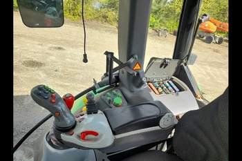 salg af Deutz-Fahr M650 traktor