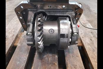 salg af KPL. Differentiale Case Maxxum 150