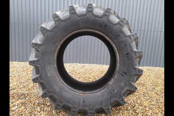 salg af New Holland TL100A RIGHT Tire