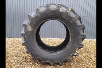 salg af New Holland TL100A LEFT Tire