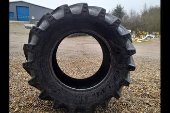 salg af New Holland TL100A LEFT Tire