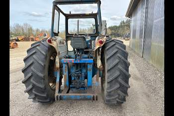 salg af Ford 5000 tractor