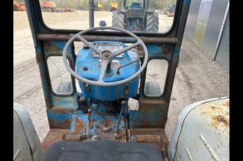 salg af Ford 5000 traktor