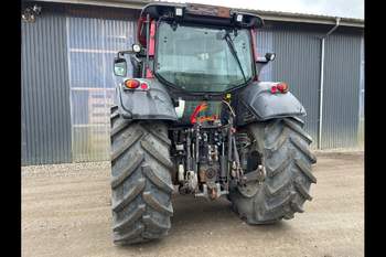 salg af Valtra T153 traktor