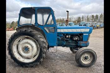 salg af Ford 5000 tractor