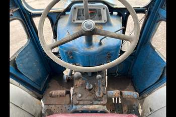 salg af Ford 5000 tractor