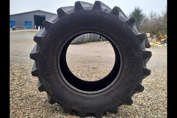 salg af New Holland TL90 RIGHT Tire