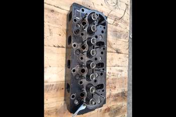 salg af New Holland TL90  Cylinder Head