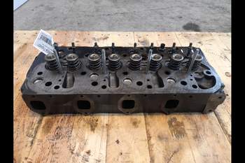 salg af New Holland TL90  Cylinder Head