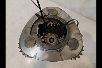salg af Ford 4630 LEFT Rear axle planetary gear