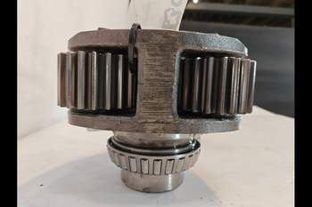 salg af Ford 4630 LEFT Rear axle planetary gear