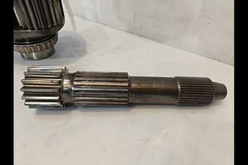 salg af Ford 4630 LEFT Rear axle planetary gear