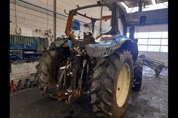 salg af New Holland TS100A tractor