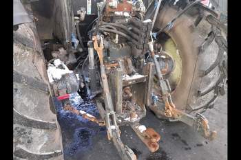 salg af New Holland TS100A traktor