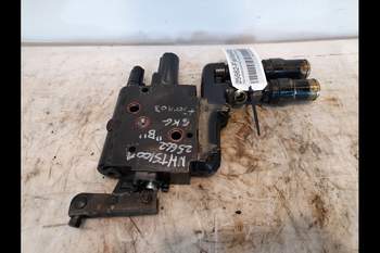 salg af New Holland TS100A  Remote control valve