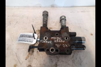 salg af Case MX120  Remote control valve