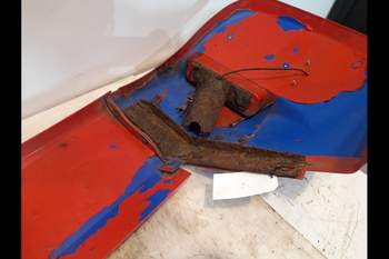 salg af Kotflügel Hinten New Holland TL90 A LINKS