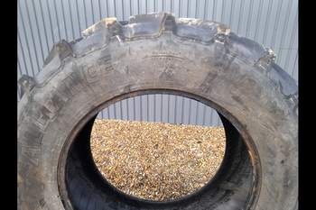 salg af New Holland TL90 A RIGHT Tire