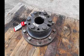 salg af New Holland 8670 LEFT Rear wheelhub (Amercian type)