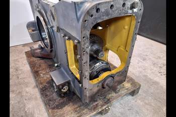 salg af New Holland 8670  Rear Transmission