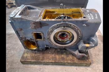 salg af New Holland 8670  Rear Transmission