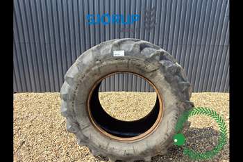 New Holland 8670 LEFT Tire