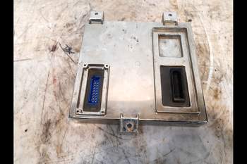 salg af ECU New Holland 8670 LIFT