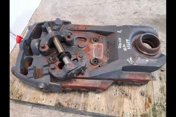 salg af New Holland 8670  Front axle support