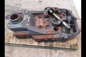 salg af New Holland 8670  Front axle support