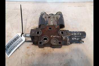 salg af New Holland 8670  Remote control valve