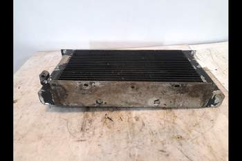 salg af New Holland 8670  Oil Cooler