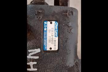 salg af New Holland 8670  Priority valve