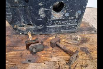 salg af New Holland 8670  Weight block