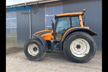 salg af Valtra N142 traktor