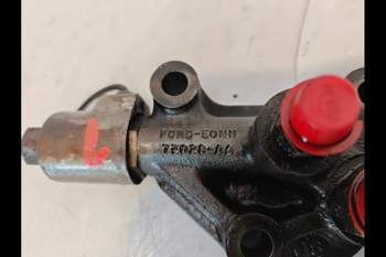 salg af Ford 6610 Transmission Parts