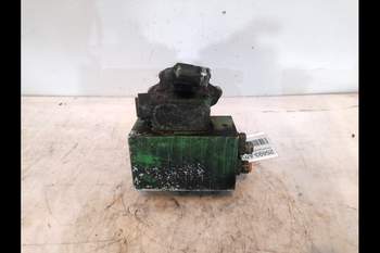 salg af John Deere 6150R  Suspension control valve