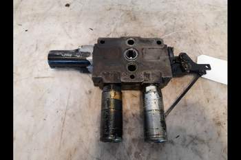 salg af Deutz-Fahr Agrotron 85  Remote control valve